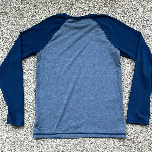 Wave zone boys swim shirt size 10/12. - Picture 3 of 3